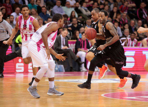 的鲜明对比 的鲜明对比